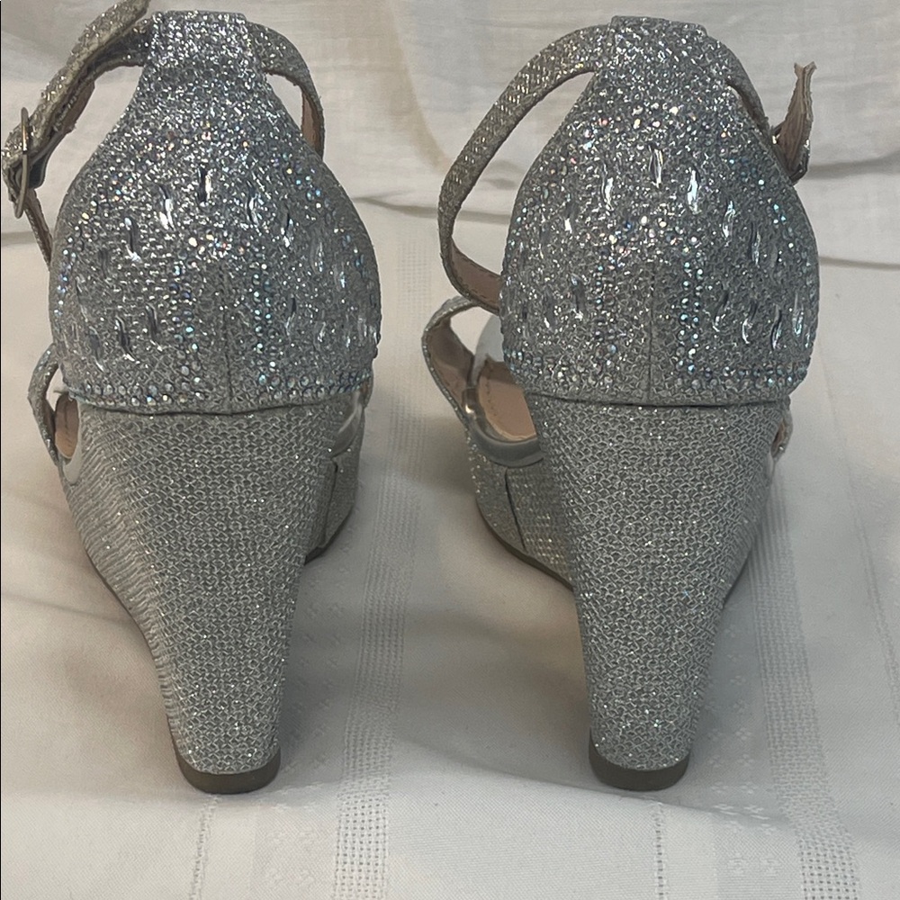 Ladies Forever Silver Sandal platform, sandal, size - Picture 7 of 16